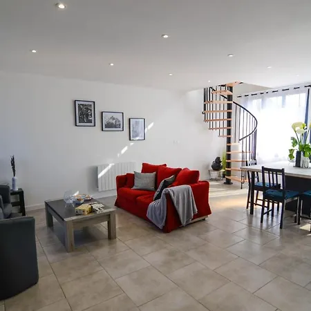 Le Quai Huppe, Voie 2 Holiday home *